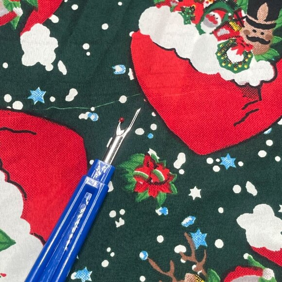 Christmas Shirt Mens 2XL Green Red Santa Claus Reindeer Snowman Button Front - Picture 4 of 14
